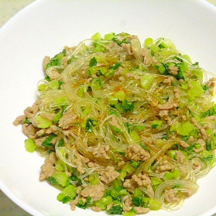 簡単♪豚ひき肉と大根の葉の春雨の中華炒め